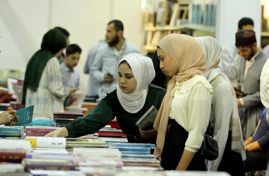 تحدثوا عن سبب اللجوء لقراءة هذه الأعمال هل مازال إقبال الشباب على الكتب «البوليسية» مستمراً؟