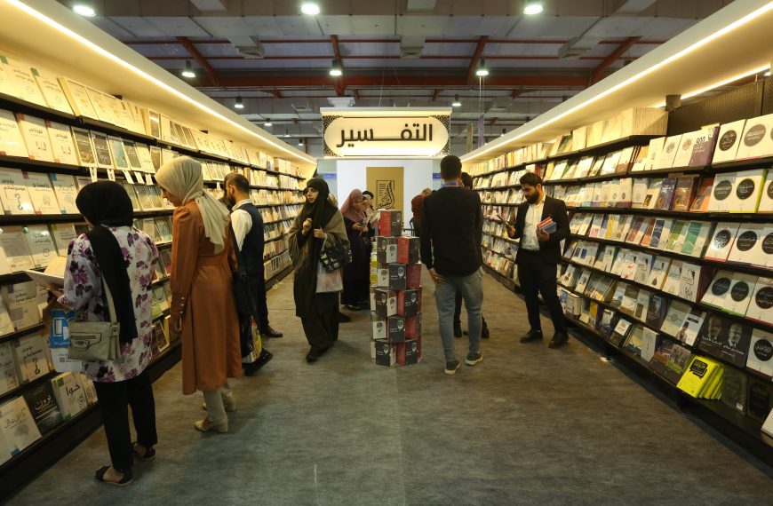 المكتبات حاضرة في المعرض.. والكتبيون يؤكدون: دورنا مهم في نشر الثقافة