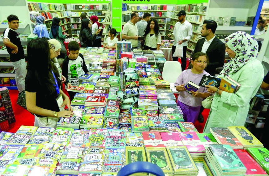 كتب غيرت حياتهم.. زوار معرض أربيل يروون حكاياتهم مع رحلة القراءة